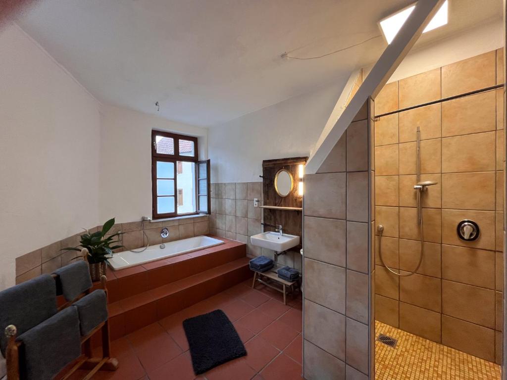 Badezimmer mit Wanne